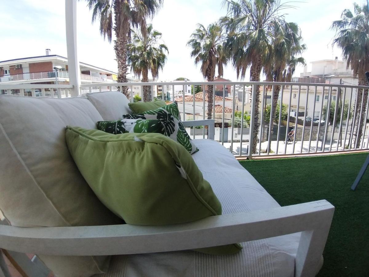 Family Deluxe Apartment Beach Castelldefels Dış mekan fotoğraf